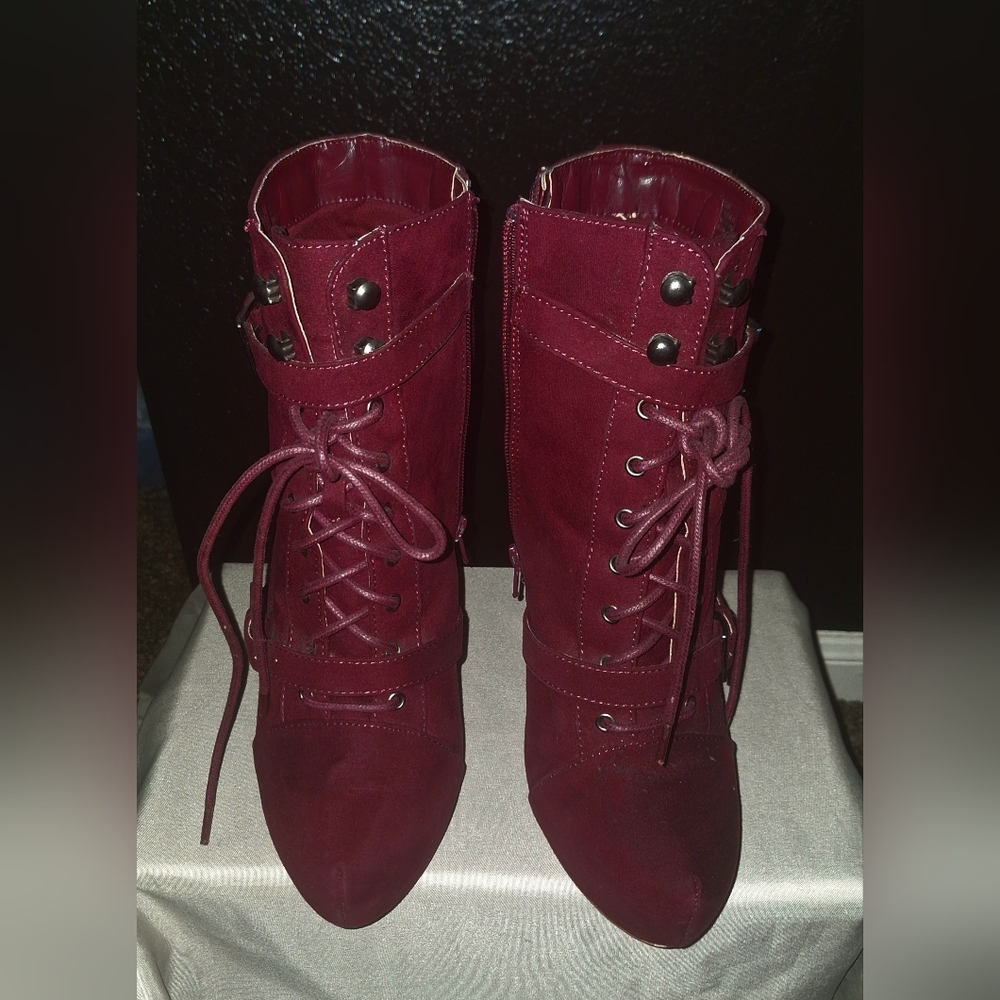 Shoes - Picture 2 of 3